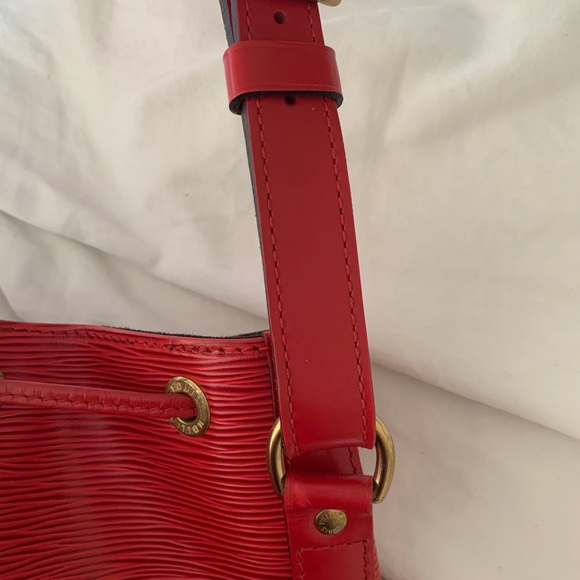 Louis Vuitton Large Epi Noe Bag In Red - Picture 5 of 16